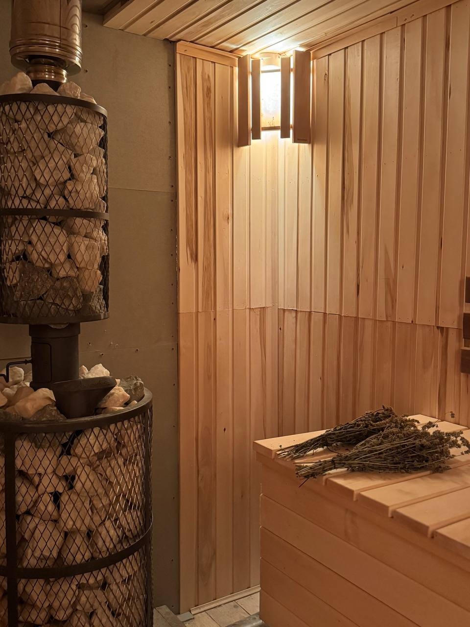 Баня с мягким паром и запахом дерева: 1